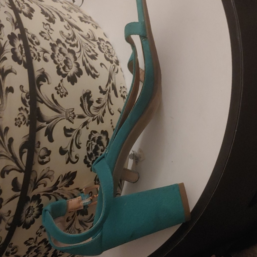 Shoes - Picture 2 of 2